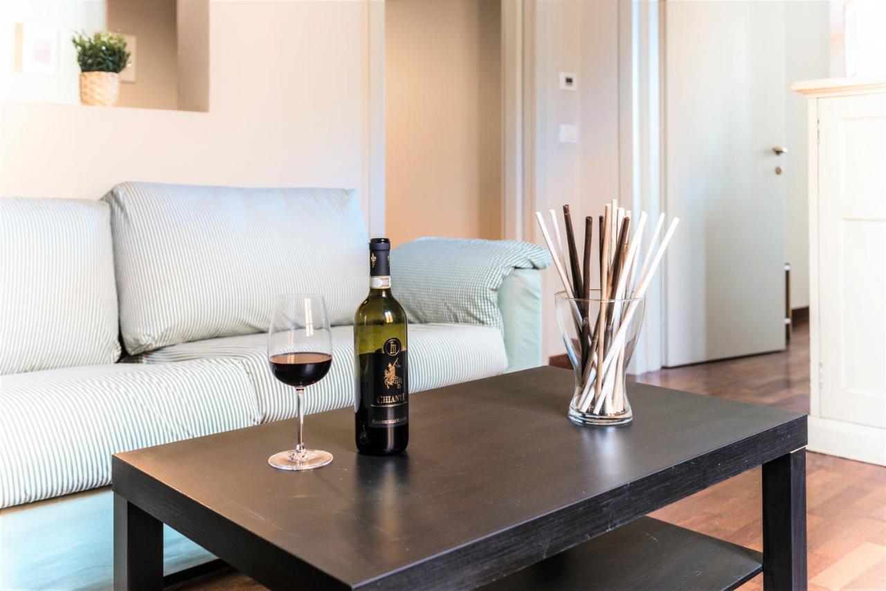 Hostly - La Pera Suite Apartment - 2 Bedrooms, Full Center Pisa Kültér fotó